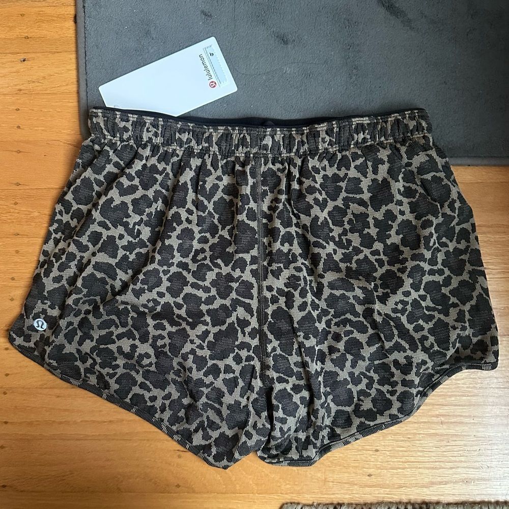 NWT 6 Swiftly Mid-Rise Running Workout Short 3" - Lululemon - Picture 9 of 12